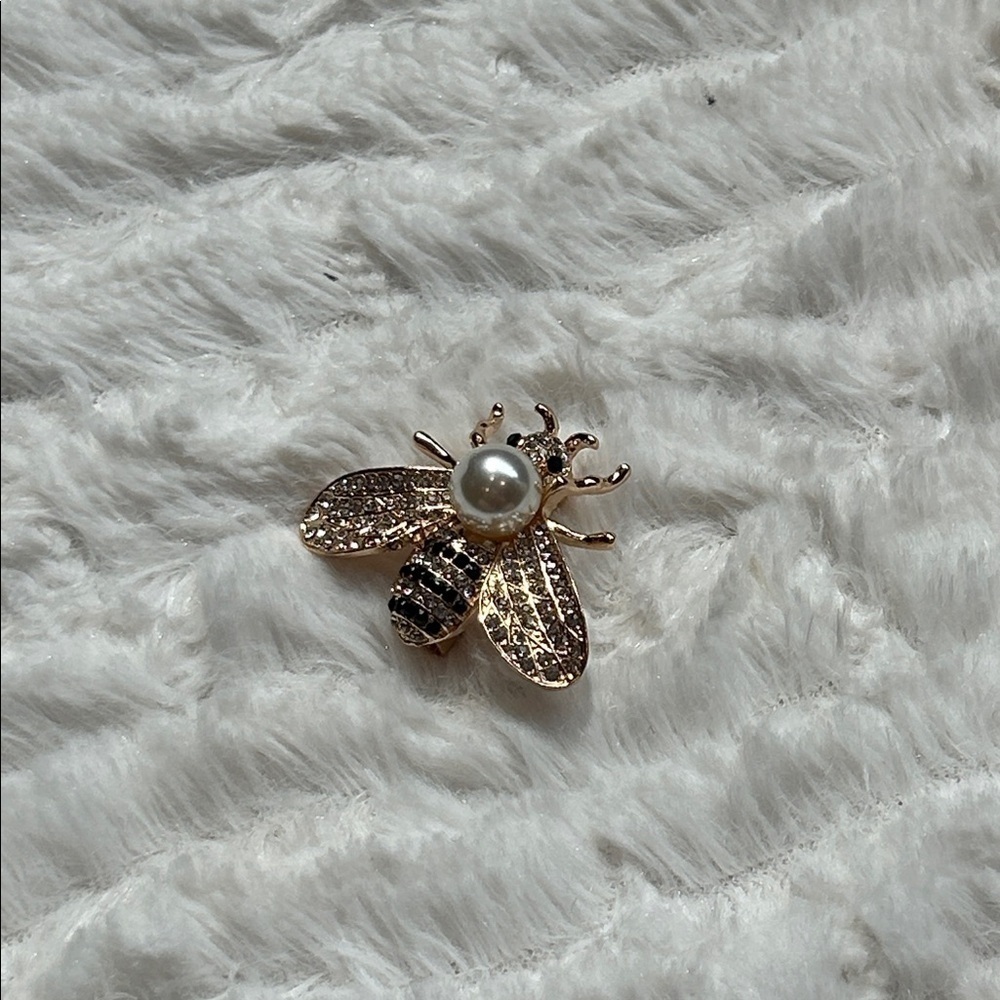 Pearl Gold and Black Bee-yonce hive Brooch gold 1.5” nwot
